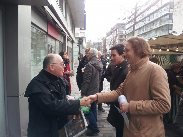 A la rencontre d'habitants pendant la campagne municipale (ici à Bercy)